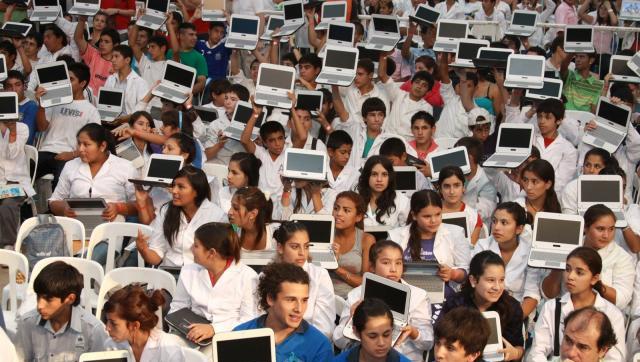 Capacitarán a docentes en innovación tecnológica y entregarán netbooks