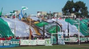 Fue el cántico indignado que nació espontáneamente del sector central de la tribuna de Ituzaingo. Fue el cántico indignado que nació espontáneamente del sector central de la tribuna de Ituzaingo.