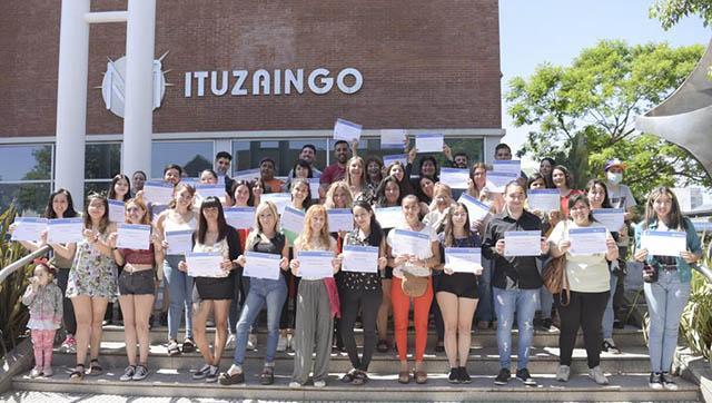 Formación a distancia: más de 250 ituzainguenses recibieron sus certificados