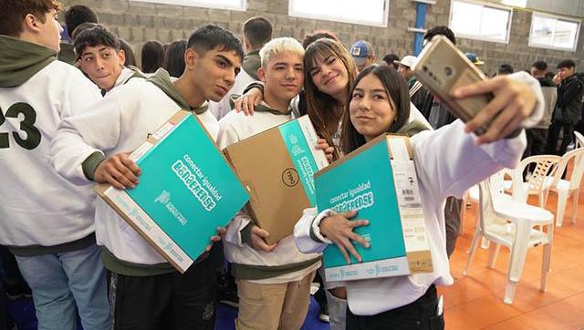 500 notebooks para estudiantes de Ituzaingó