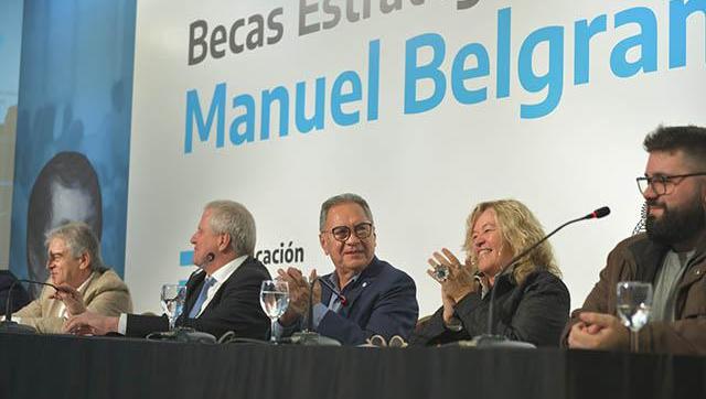Se entregaron casi 15 mil becas Manuel Belgrano a estudiantes del país