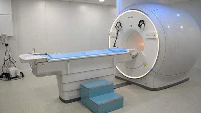 Kicillof y Ghi inauguraron una nueva sala de resonador en el Hospital Güemes  