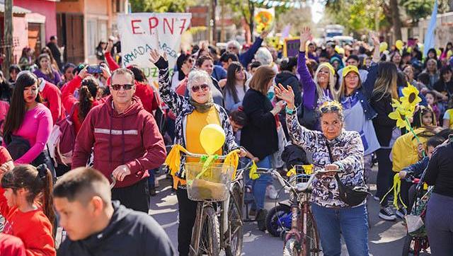 Más de 3000 niños y adultos participaron de la tradicional bicicleteada en Villa Udaondo